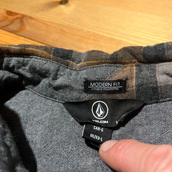 VOLCOM Flannel L - Picture 2 of 4
